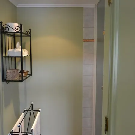 De Bouvignes Hotel *